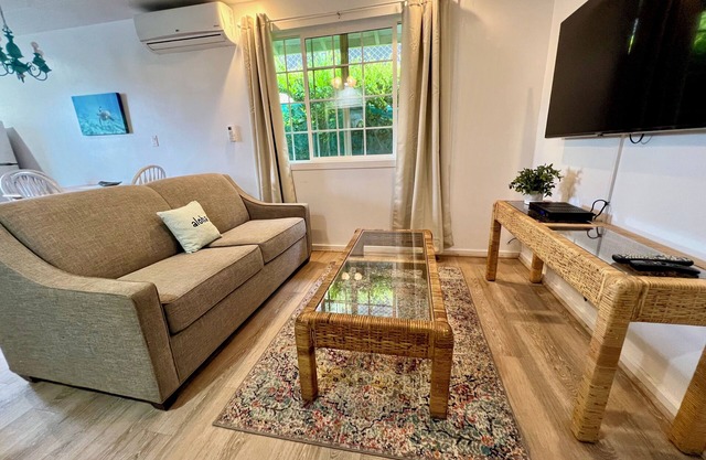 Cozy Aloha Suite with AC in charming Kailua