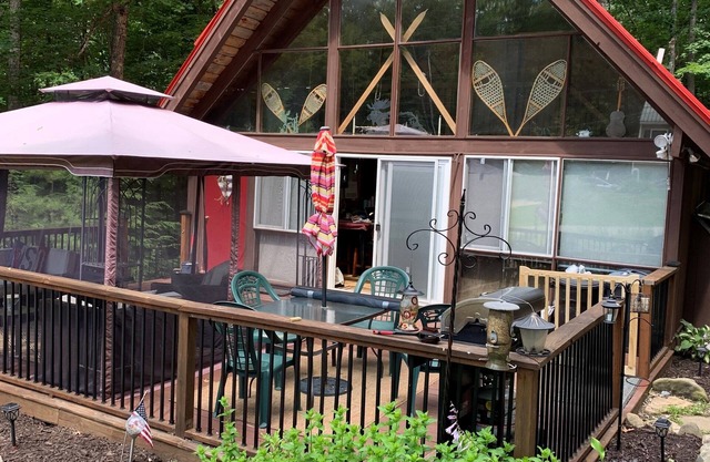Cozy and Comfortable "A" Frame Chalet minutes from Downtown Wolfeboro