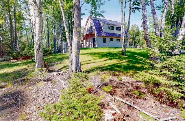 Cozy and modern hideaway - walk to the beach - fast WiFi & washer/dryer