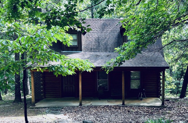 Cozy and Quiet Cabin in the Woods