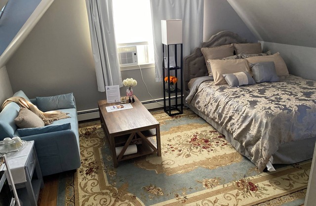 Cozy and Quiet Beautiful Home One Bedroom Private Bathroom in Portland Maine.