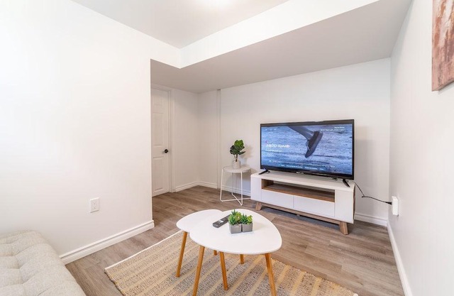 ⭐️ Cozy and spacious 2BR suite ⭐️ 2 work spaces