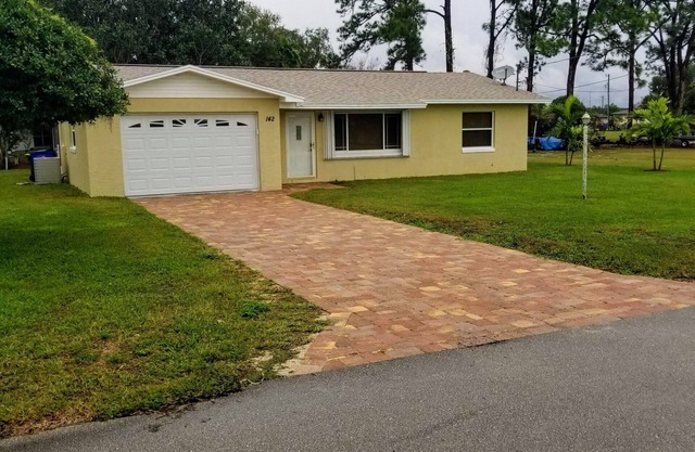 Acogedora y espaciosa casa de canal ubicada en Lake Placid, FL