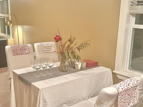 Cozy and stylish entire suite in Halifax