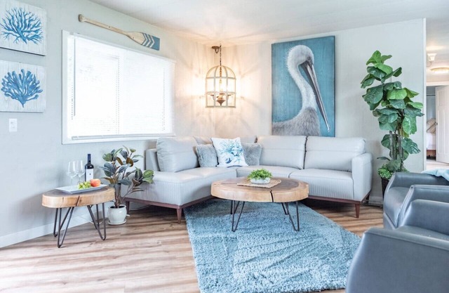Cozy and Stylishly-Walk To The Beach - Sleeps 5