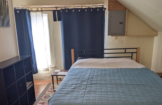 Cozy and unique full one bedroom apartment to yourself in owner occupied duplex.