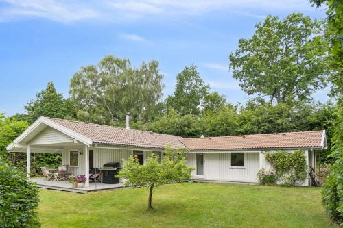 Cozy And Well-Appointed Summer House In Hornbæk