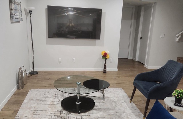 Cozy and Well-Furnished 2-Bedroom Basement Suite in North Calgary