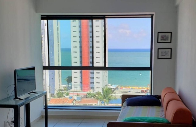 Cozy apartment in Candeias overlooking the sea