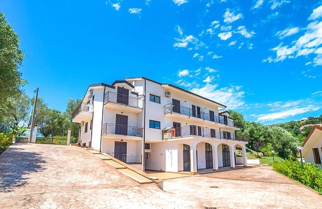 Alojamiento de 2 habitaciones en Policastro Bussentino