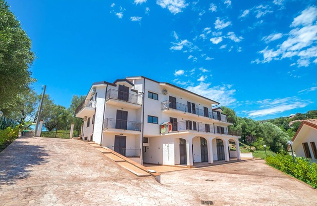 Alojamiento de 2 habitaciones en Policastro Bussentino