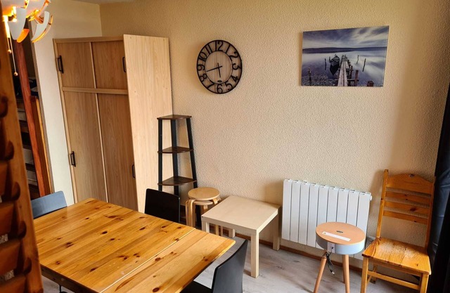 Apartamento acogedor · Tranquilo · Balcón · Cerca de todo · Acceso a pistas