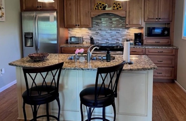 Cozy apartment close to skiing, lakes and outlet shopping