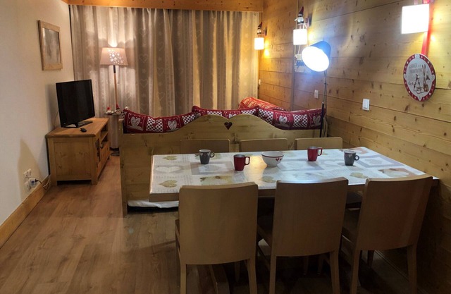 Cozy apartment for 7 · Direct access to slopes · Ski locker · 2 bathrooms