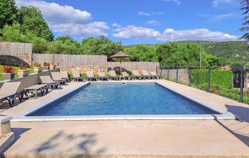 Cozy Apartment In Vallon Pont Darc