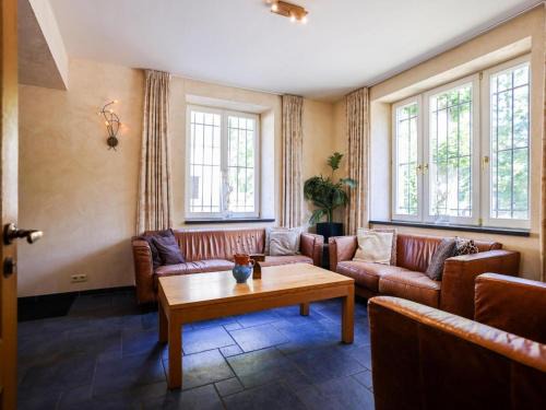 Cozy Apartment in a 16th Century Castle, cleaning included