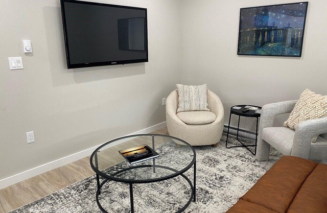 Cozy apartment in lovely Sioux Lookout with AC, WiFi, Netflix, Amazon Prime