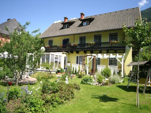 Cozy Apartment in Feld am See near Ski Slopes