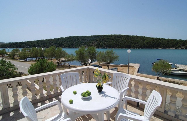 Acogedor apartamento en Jadrtovac con.