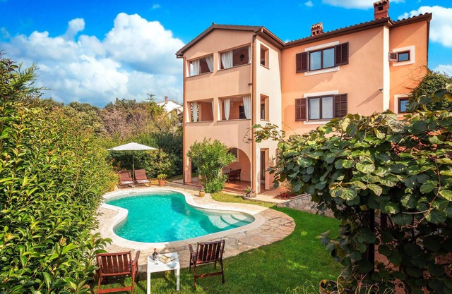 Increíble apartamento en Pula con.