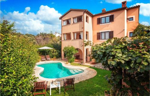 Cozy Apartment In Pula With Wifi