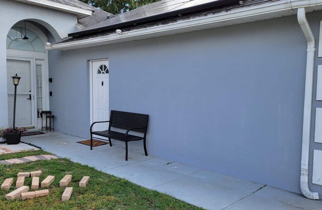Cozy Apartment in S Orlando, approx. 20 minutes away from Disney and Universal.
