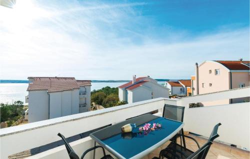 Cozy Apartment In Vidalici With Wifi