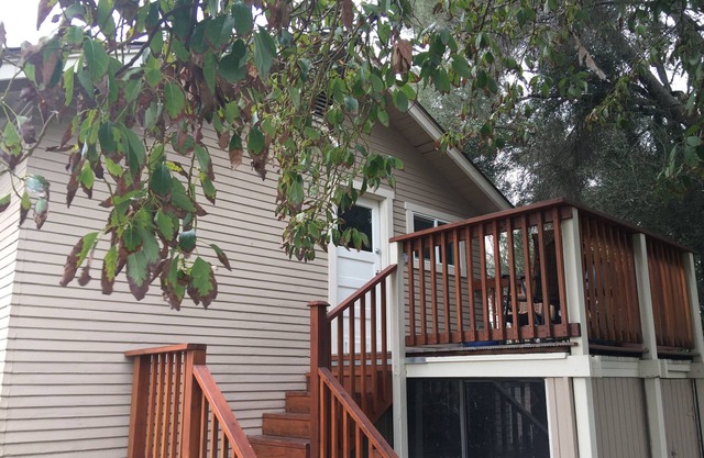 Acogedor apartamento ubicado a poca distancia del hermoso centro de Glendora, CA.