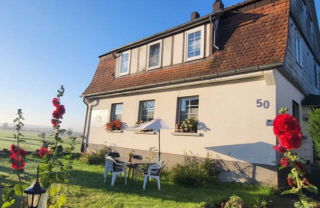 Cozy apartment on the 1st floor, near Edersee, good infrastructure, pet-friendly.