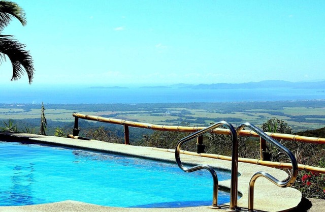 APARTAMENTO DE LUJO, PISCINA CON GRAN VISTA AL MAR