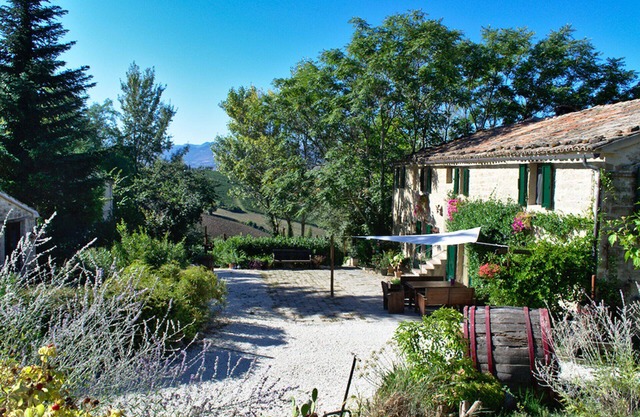 Acogedor apartamento con piscina, donde se siente como en casa.