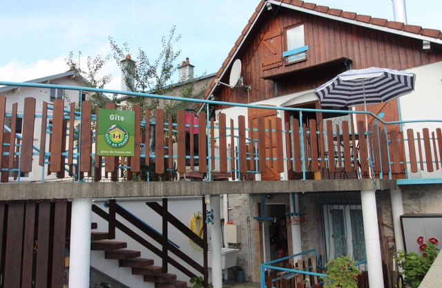 Apartamento acogedor cerca de iglesia en Vagney con terraza y chimenea