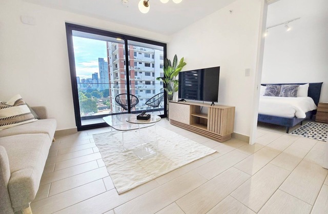 Cozy Apartment with Free Parking Coworking