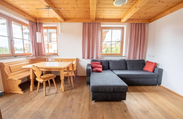 Cozy apartment with mountain view and close to the lift in the Zillertal Arena
