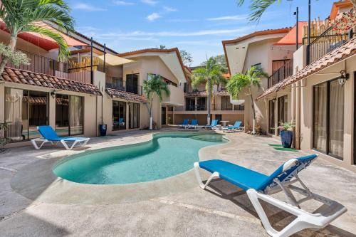 Cozy Apartment with Pool