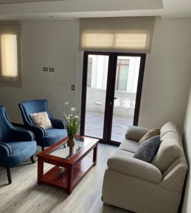 Cozy Apartment with Terrace Near Cayala