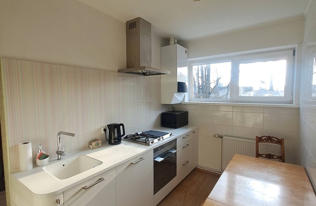 Cozy apt, 100m beach, AC, workstation, balcony, backyard, self check-in, yogamat