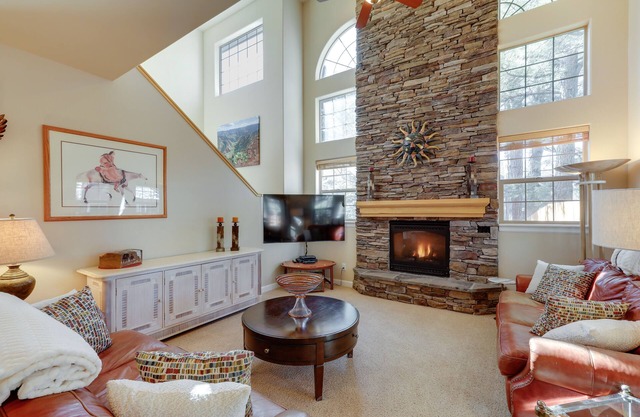 Cozy Arizona Retreat w/ Fireplace, Patio & Grill!