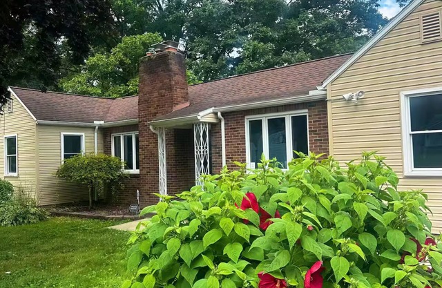 Cozy Art & Nature Getaway