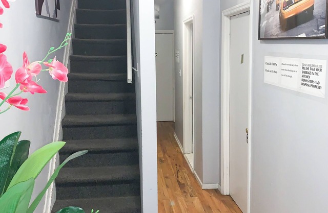 Cozy B&B with 1 bedroom and WiFi, AC in fabulous Brooklyn