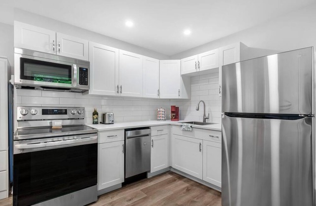 Cozy Bachelor unit 1 km from Georgian Bay!