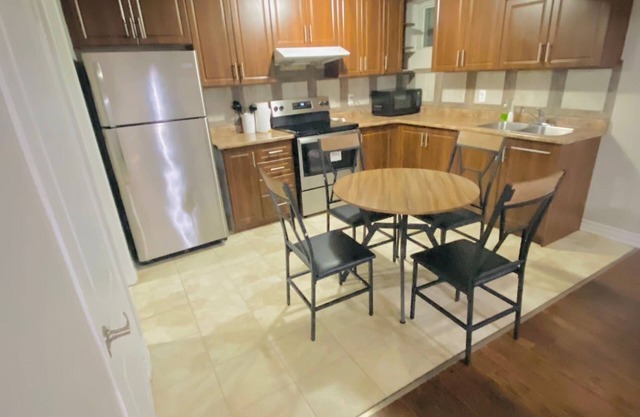 Cozy Basement Apartment close to Nature
