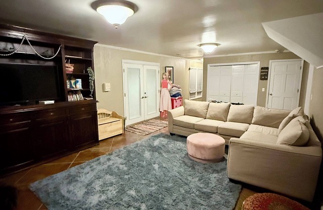 Cozy basement studio with WiFi, hot tub and pool in enjoyable Columbia