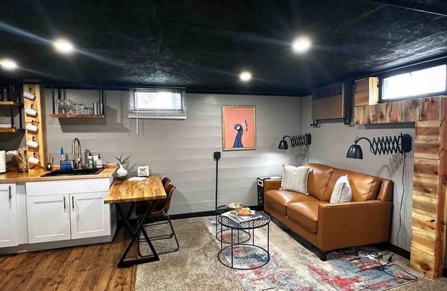Cozy Basement w/King Bed |The Yonder Suite