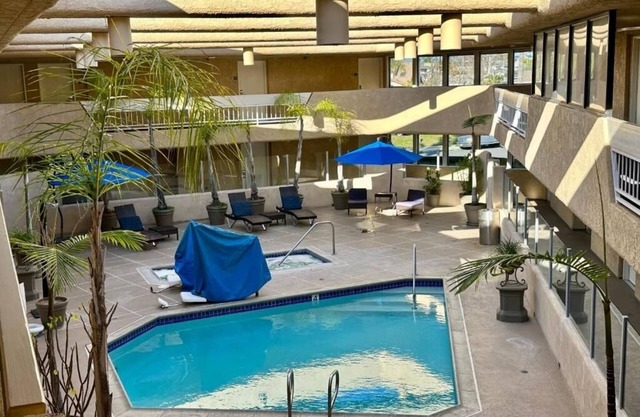 Cozy Beach Retreat Ideal for Families and Pet Owners