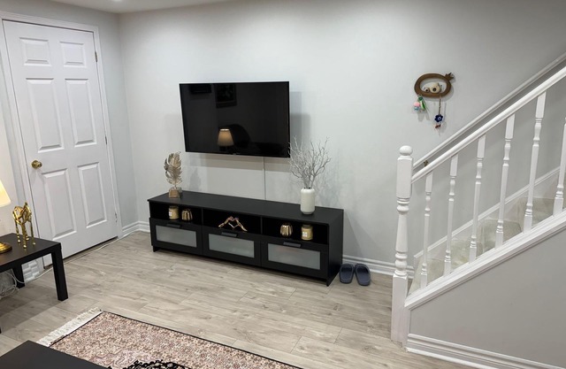Cozy Beach Retreat. Private family sized Apartment. Close to Great Restaurants