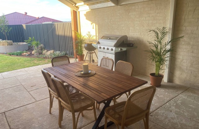 Cozy Beachside holiday home, just 300m from stunning West Beach, Esperance