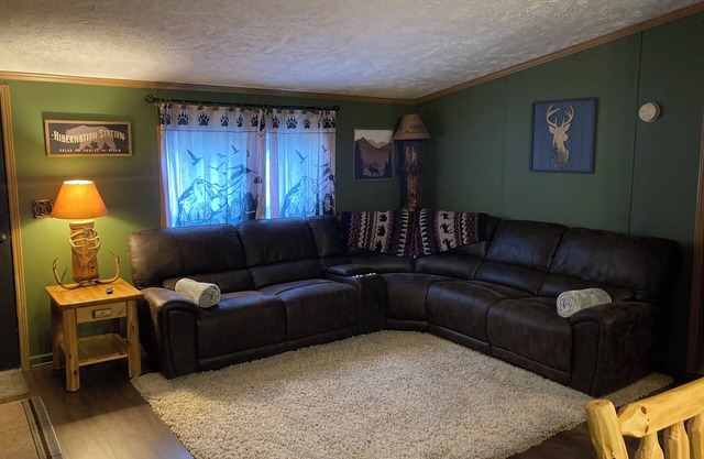 Cozy Bear Cabin - Houghton Lake
