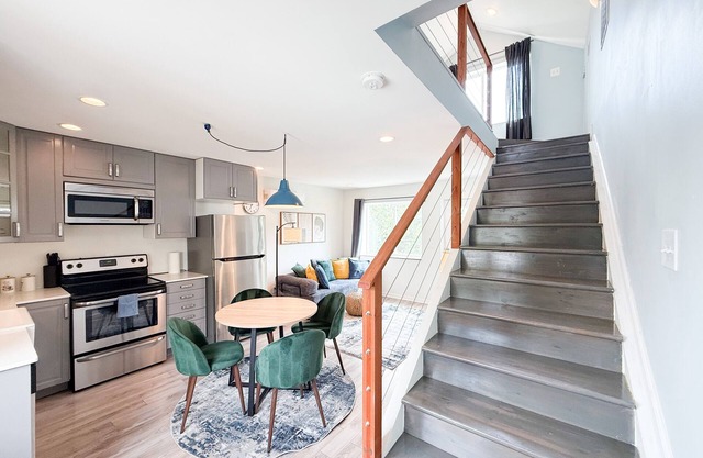 Cozy bed & breakfast in charming Washington with Free parking.