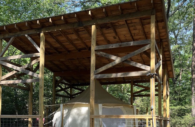 Cozy belle tent On private 32 acre farm 1 mile to downtown Landrum
